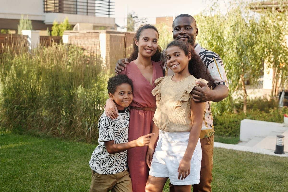 Créer un espace de jeu familial au jardin : renforcer les liens sans écrans