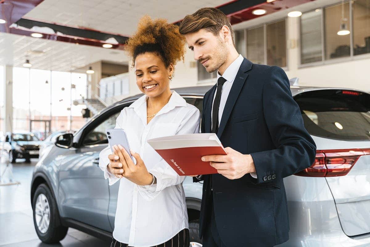 Démarches administratives pour la vente d’une voiture à l’étranger : conseils pratiques pour éviter les complications