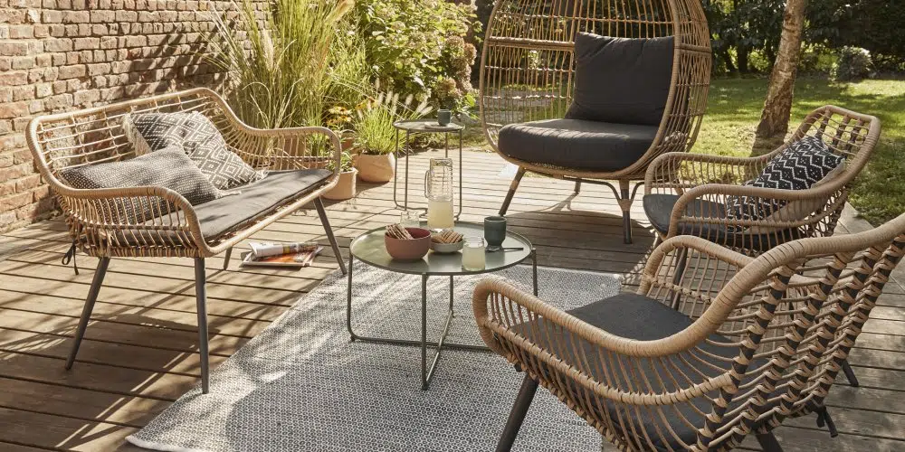 Quel salon de jardin peut rester dehors ?